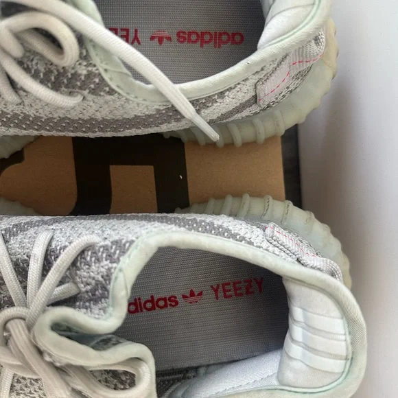 YEEZY BOOST 350 V2 BLUETIN SIZE 7 PREOWNED - Picture 5 of 9